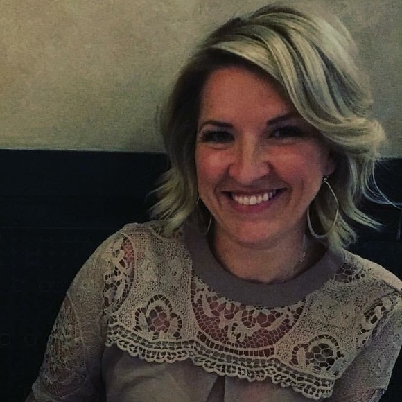 Meet your Posher, Heather - Picture 1 of 1