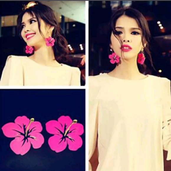 ⚡SALE!🌺"Hibiscus Love" Dangle Earrings!🌺 - Picture 2 of 5