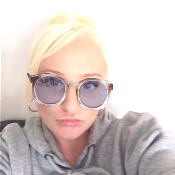 Meet your Posher, Jenn - Picture 1 of 1