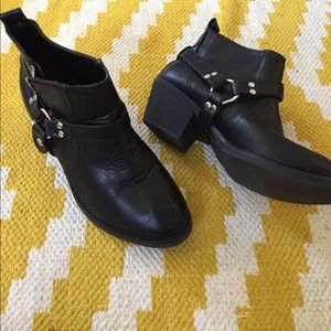 Report Moto ankle boot