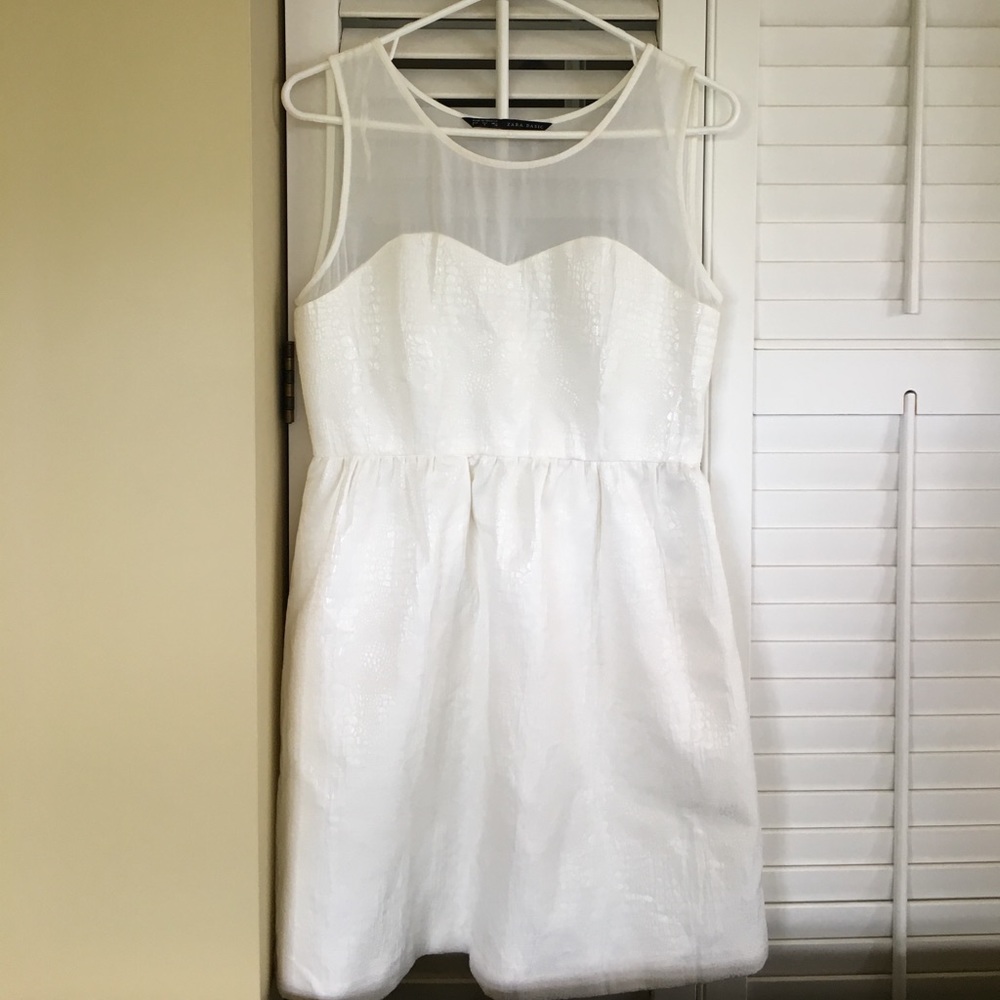 White sleeveless day dress - Size L