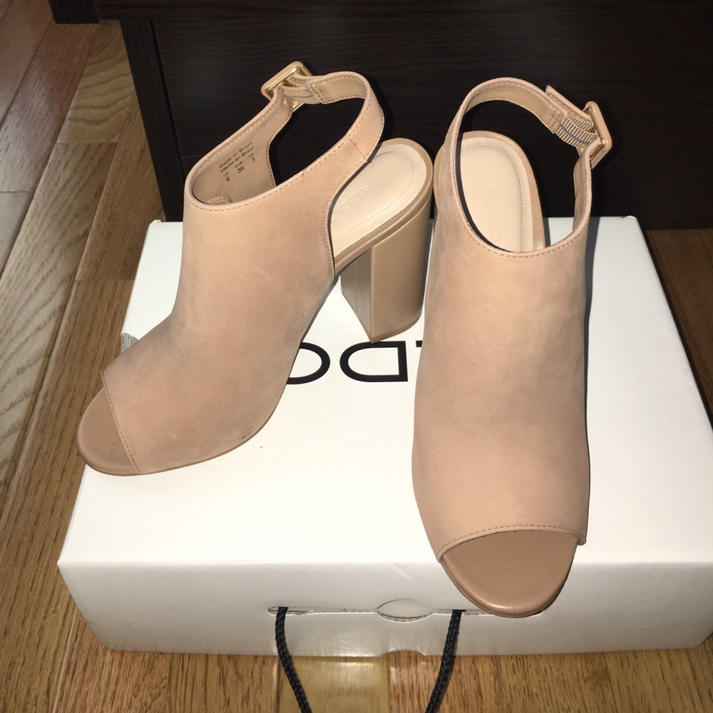 Tan open toed chunky heel sandals aldo