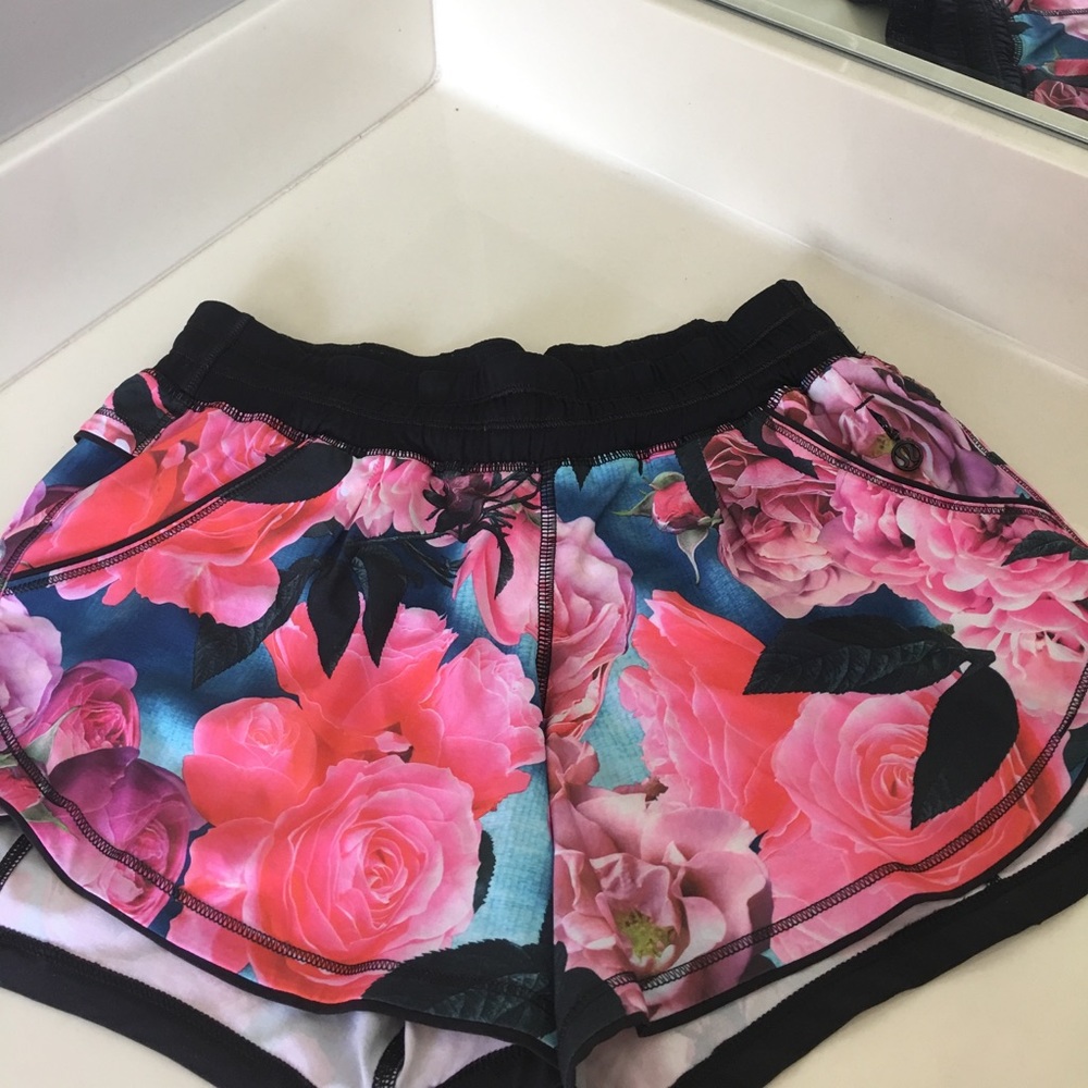 Lulú shorts size 4