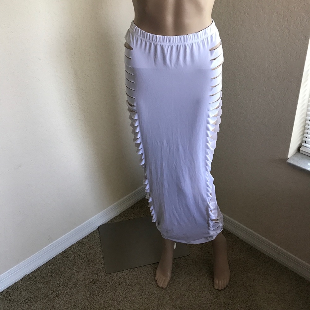 🆕White Swimsuit Sideout coverup