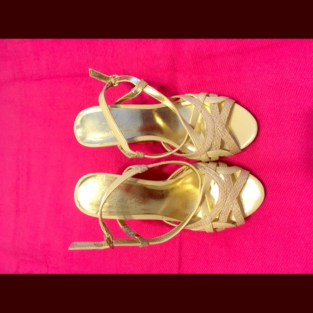 Patent leather nude wedges