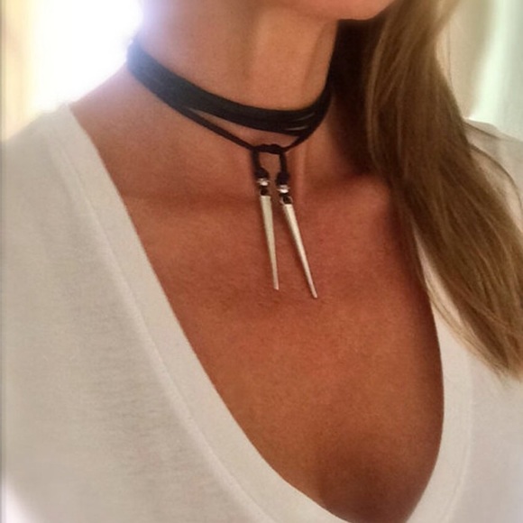 Choker Necklace - Picture 3 of 3