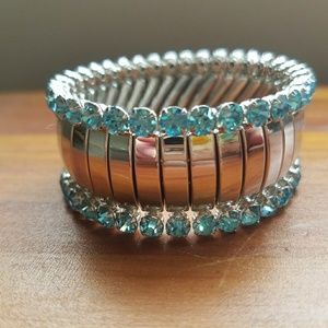 Stretch silver and blue stone bangle faux NWOT