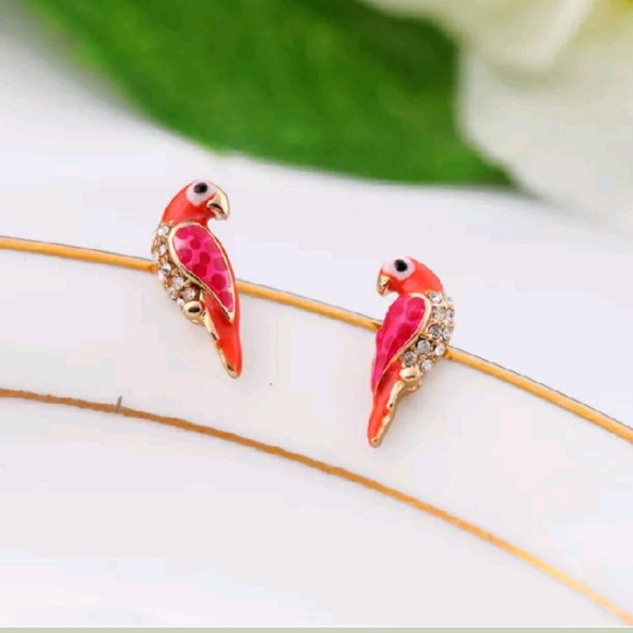 💋Betsey Johnson Parrot Perfection Earrings💋 - Picture 3 of 7