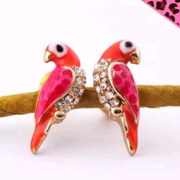 💋Betsey Johnson Parrot Perfection Earrings💋 - Picture 7 of 7