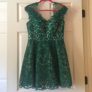 Dave & Johnny Short Dress