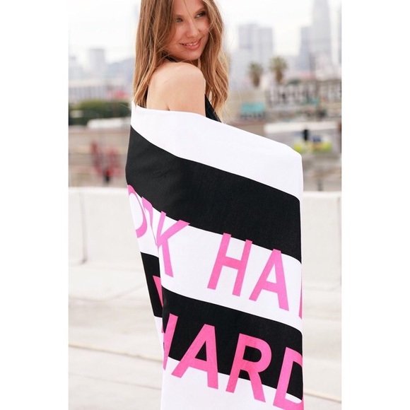 Work Hard Play Harder Round Towel - Picture 3 of 4