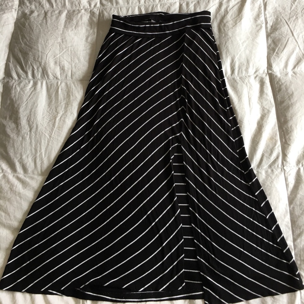 A Pea in the Pod Maxi Skirt