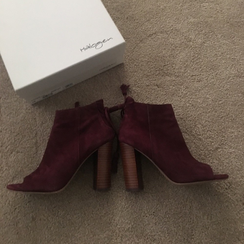 Halogen shoes, Maroon with a chunky heel