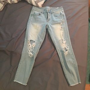 Crop ripped American eagle jeans