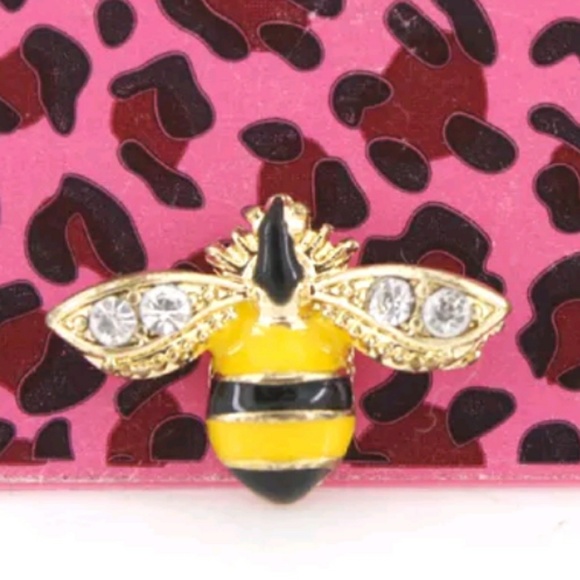 ⚡SALE!🐝"Bee-you-tiful" Betsey Johnson Earrings!🐝 - Picture 3 of 4