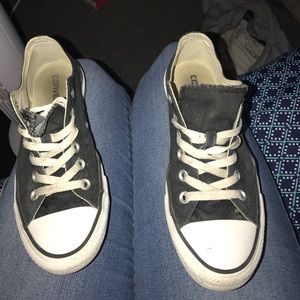 Black low top converse