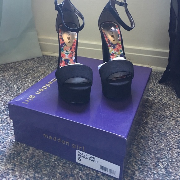 Shoes - Madden girl size 5 heels brand new with box