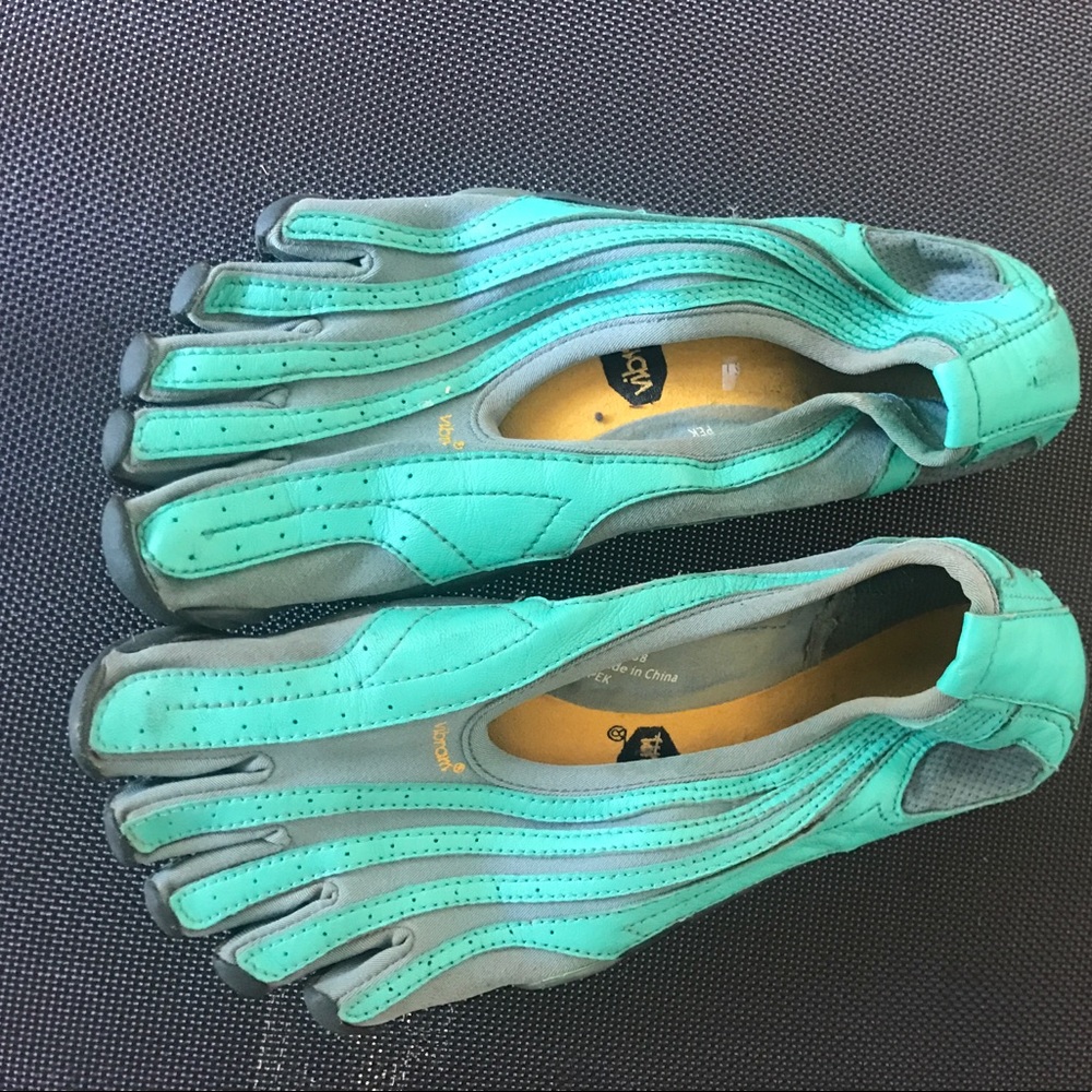 Vibram toe shoes sz 38