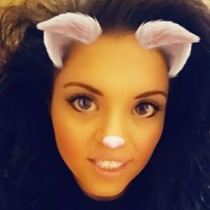 Meet your Posher, Crystal