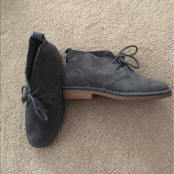 Shoes - Picture 2 of 3