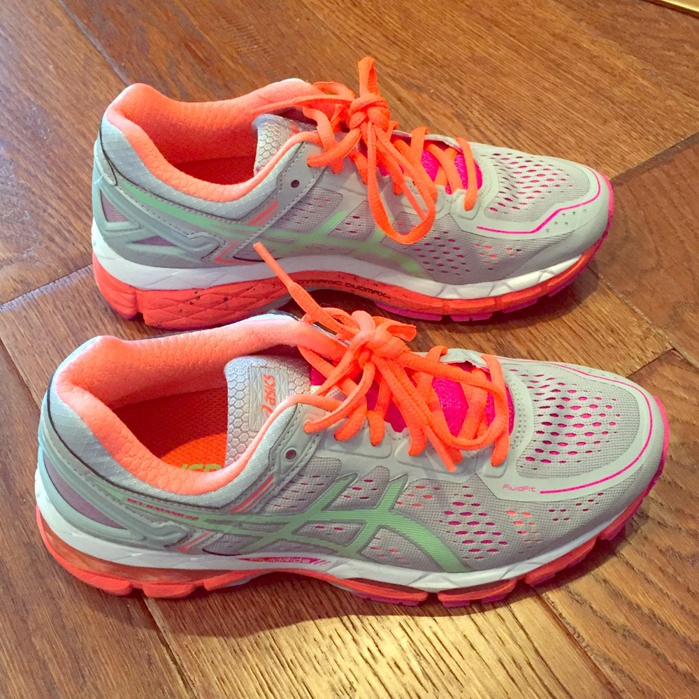 ASICS Gel Kayano 22 running shoes. Size 7.