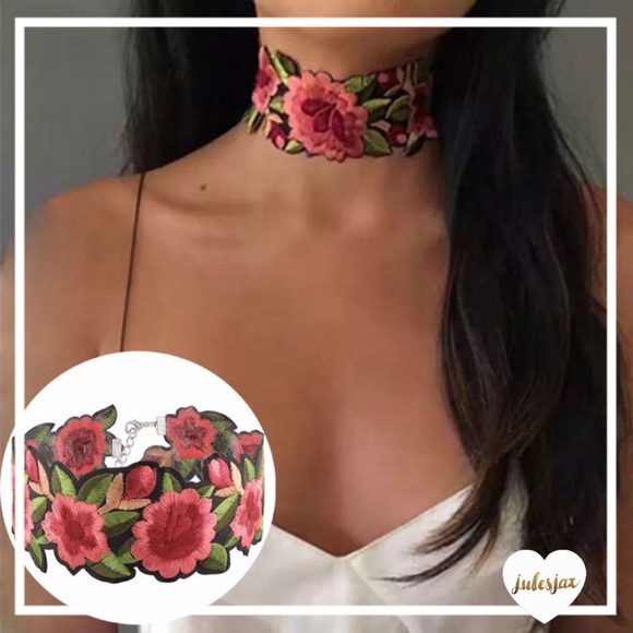 Flower boho embroidered choker necklace - Picture 2 of 5