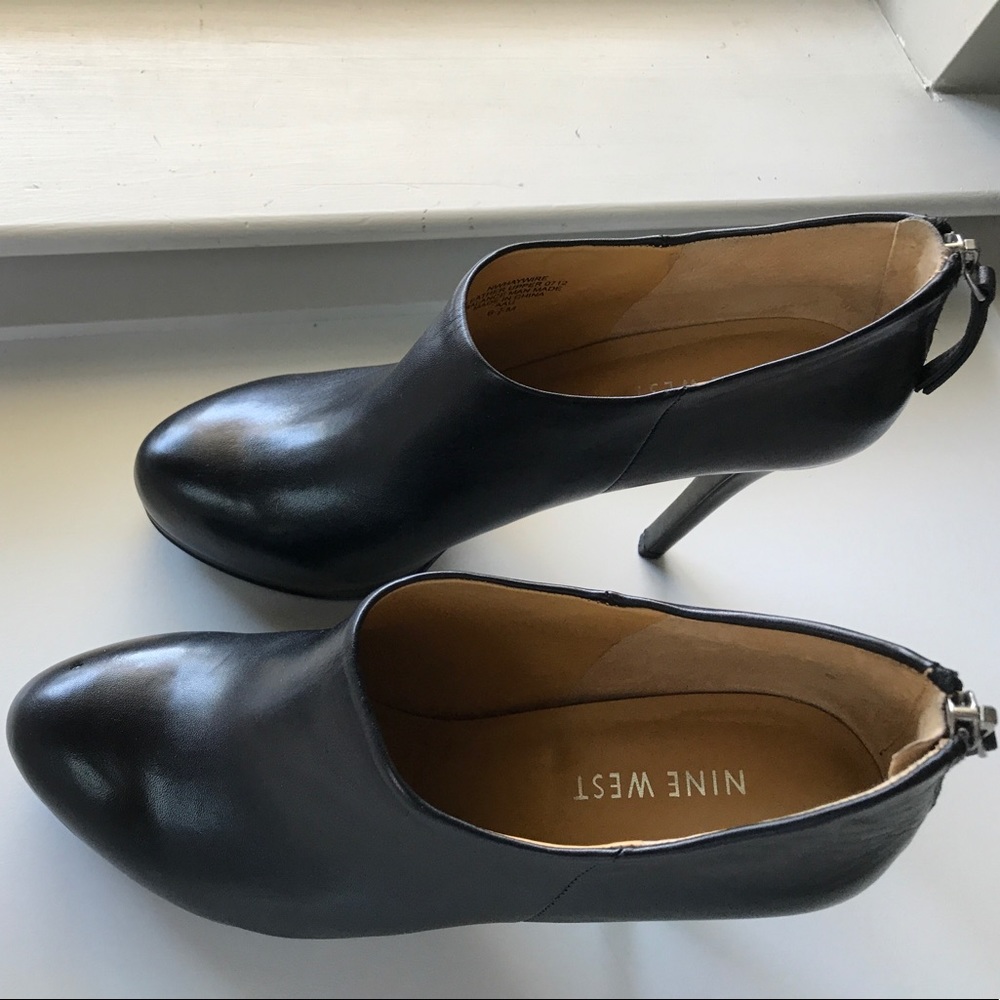 NW HAYWIRE BLACK LEATHER BOOTIE