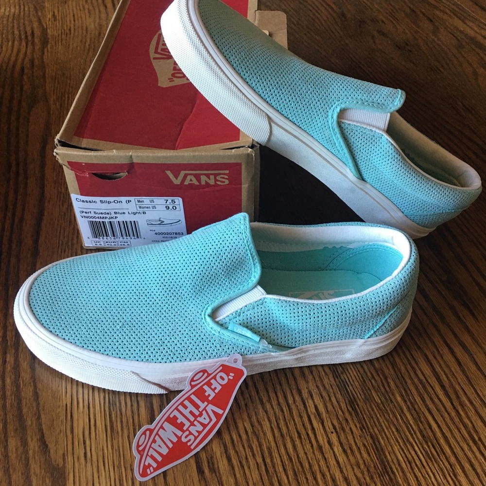 NWT Vans Classic Slip On, Womens Size 9 🌷👌