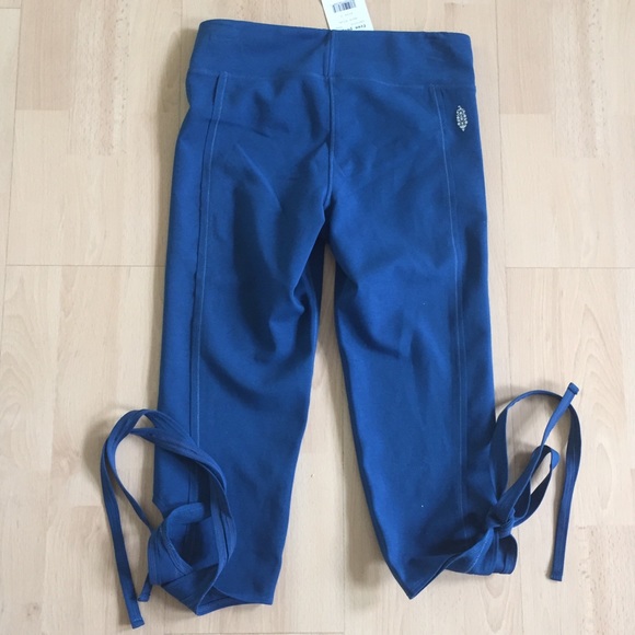 ✨FLASH SALE✨Free People • Turn Out Wrap Legging - Picture 4 of 4