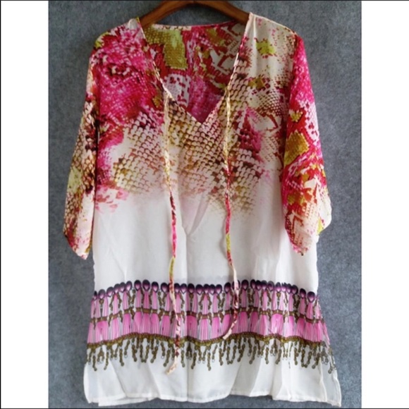 🌸🆕🌸 Beach Cover Up - Picture 2 of 3