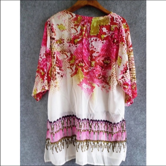 🌸🆕🌸 Beach Cover Up - Picture 3 of 3