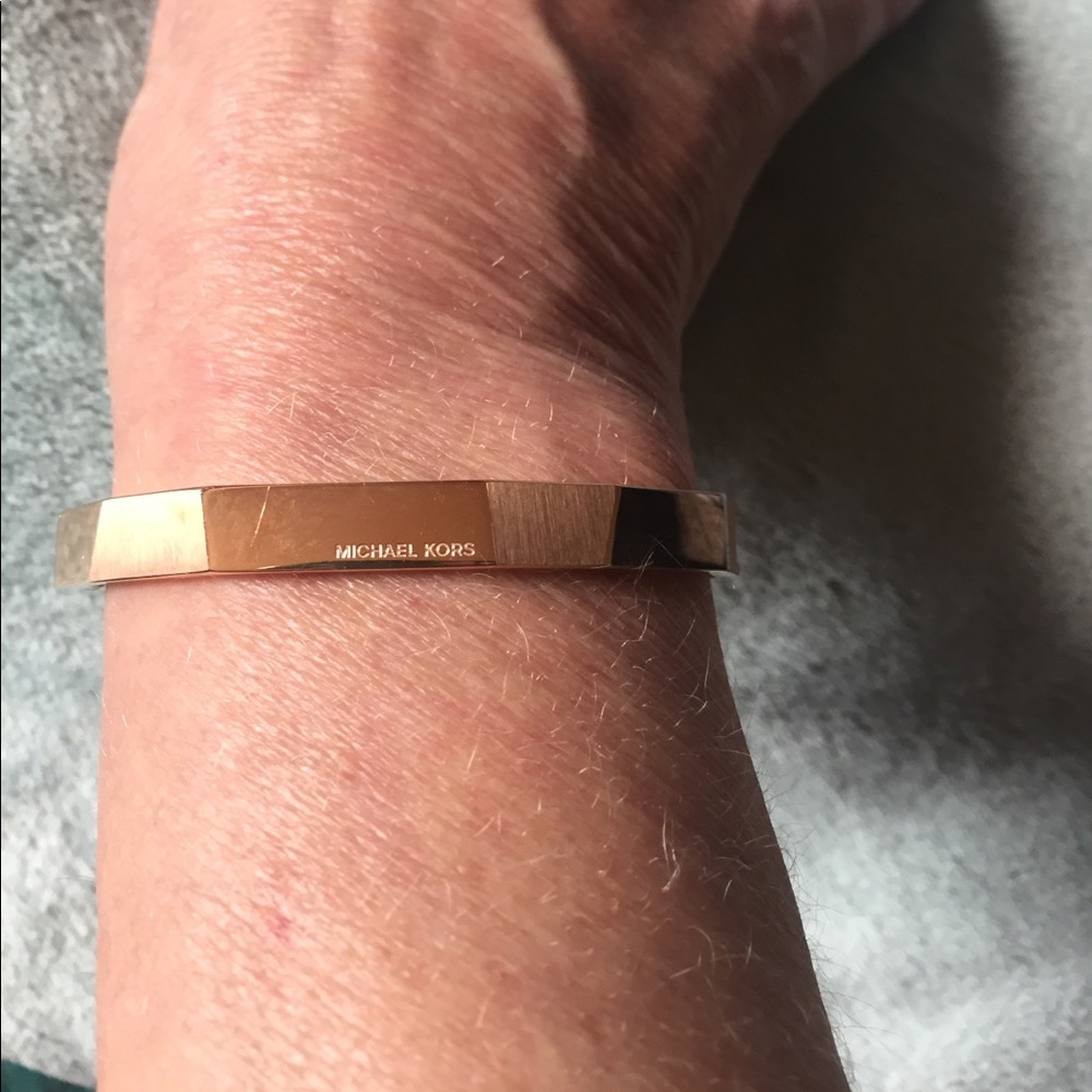 Michael kors bracelet. With snap closure, gold