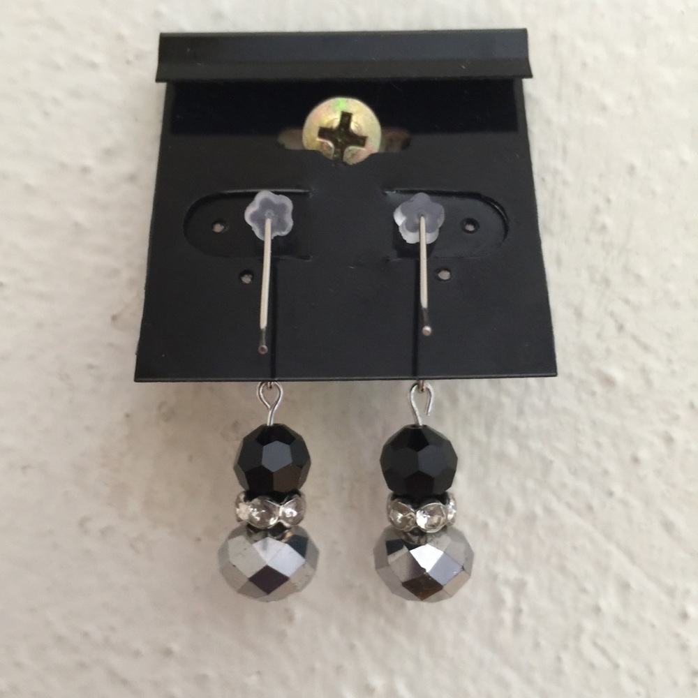 🆕Pretty Silver/Black w/Rhinestone Bead Earrings - Picture 2 of 2