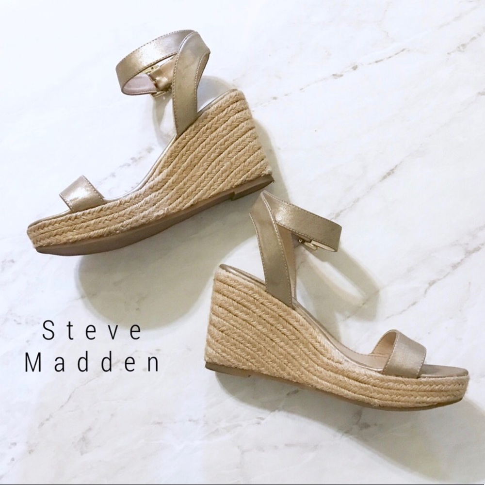 LAST CALL Steve Madden wedge Seaside sandal