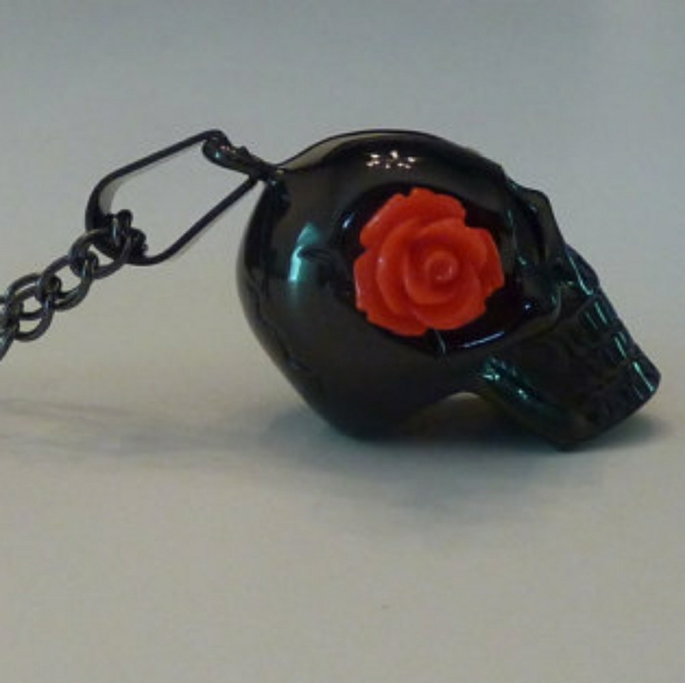 New Black skull necklace, skull necklace - Picture 3 of 4