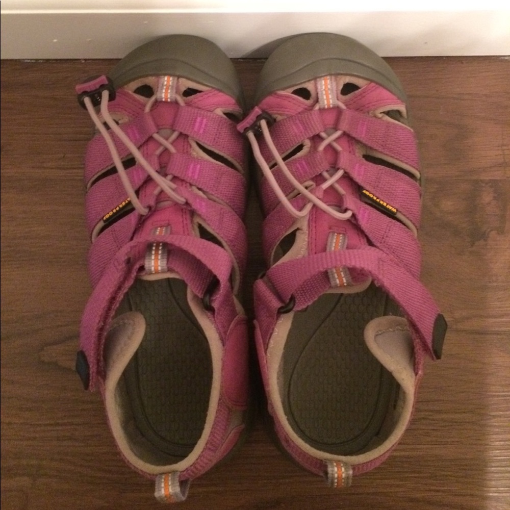 NWOT!! Purple waterproof Keens!