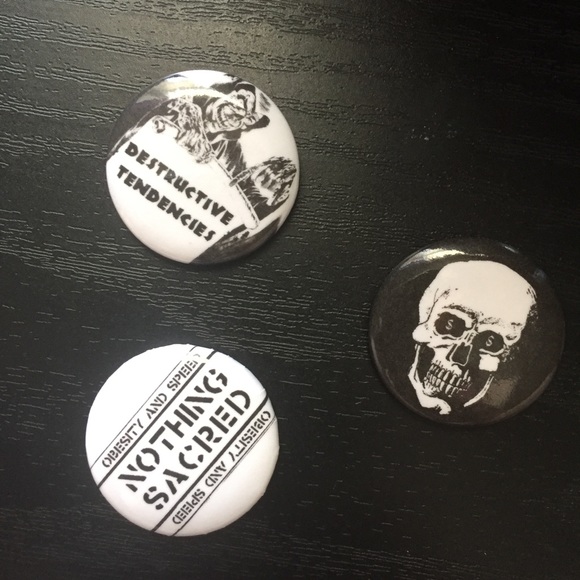 ➕Distressed Tour Shirt - Picture 3 of 5