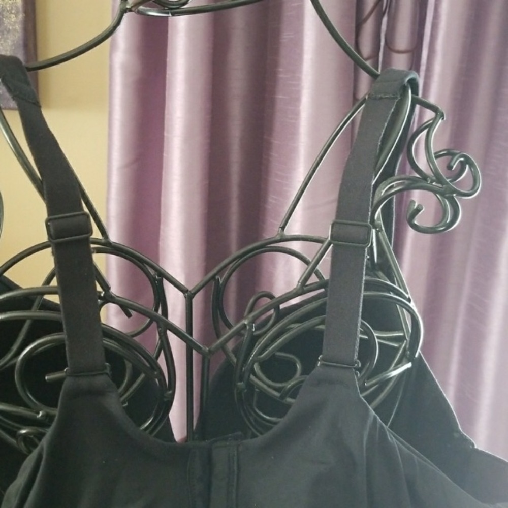 Two bras - Picture 2 of 4