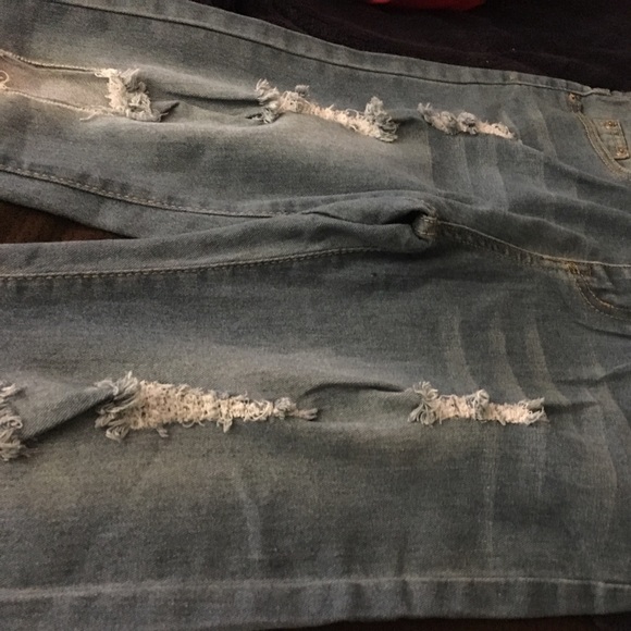 New! Destroyed Jeans with Soft and stretchy - Picture 3 of 3