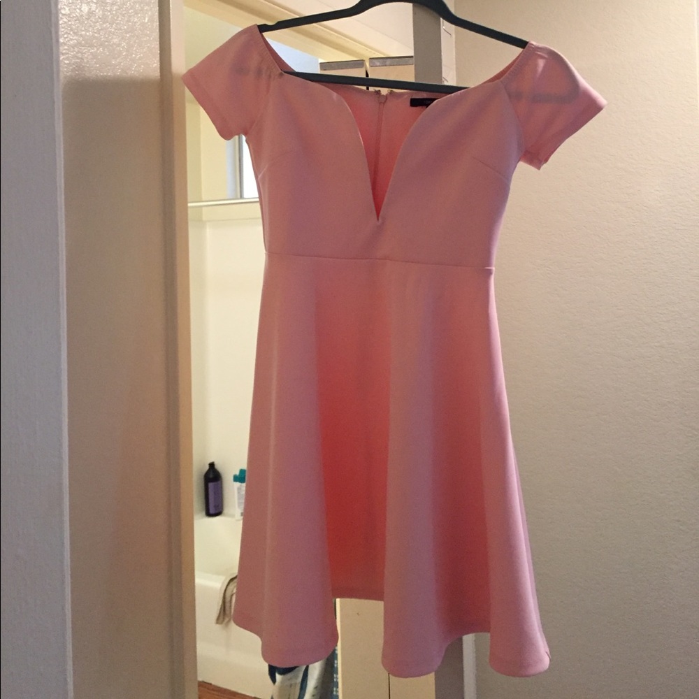 Baby pink sweetheart deep v off the shoulder dress