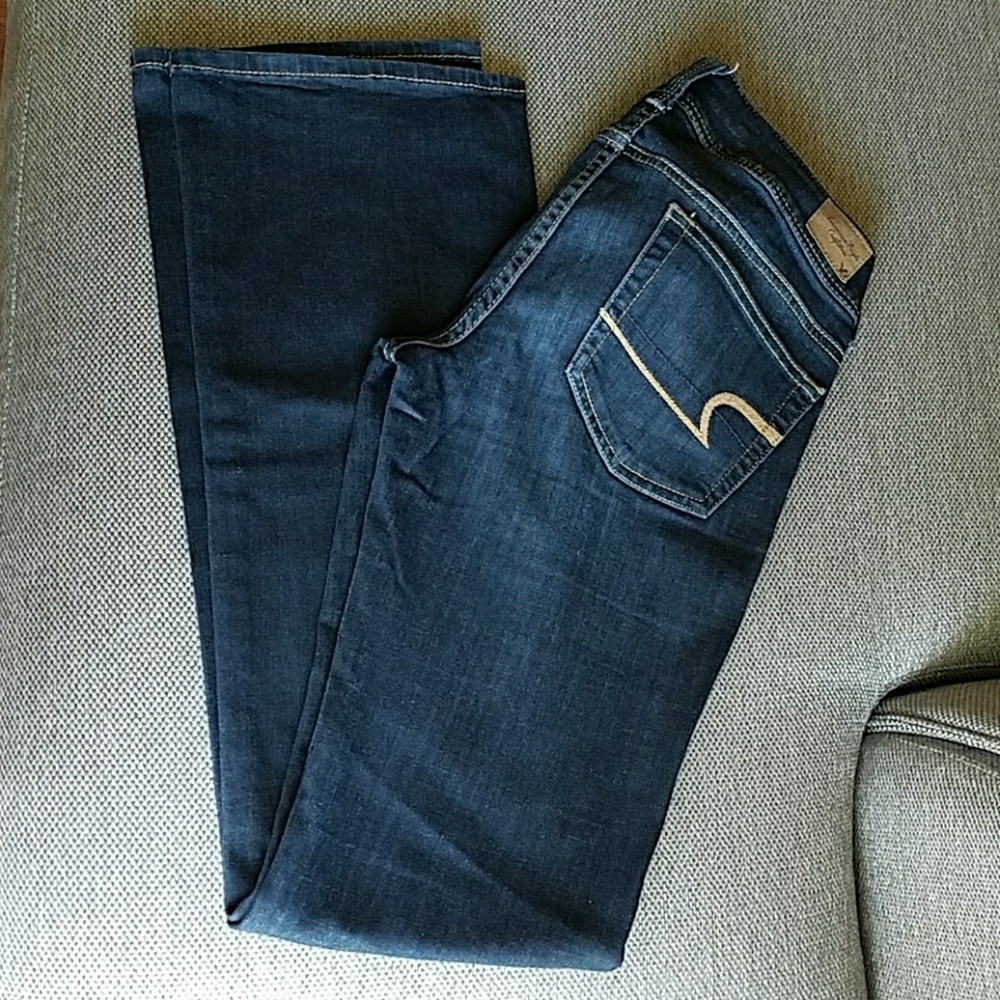 American Eagle blue jeans