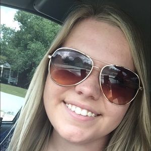 Meet your Posher, Rachel