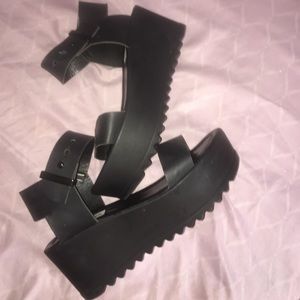 Steve Madden black surfside sandals