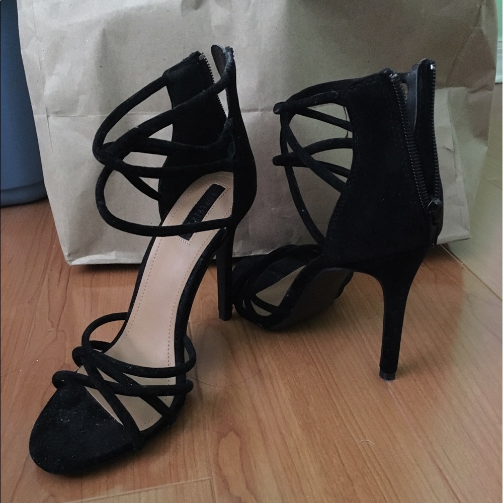 Forever 21 Black Velvet Strappy Heels Size 7