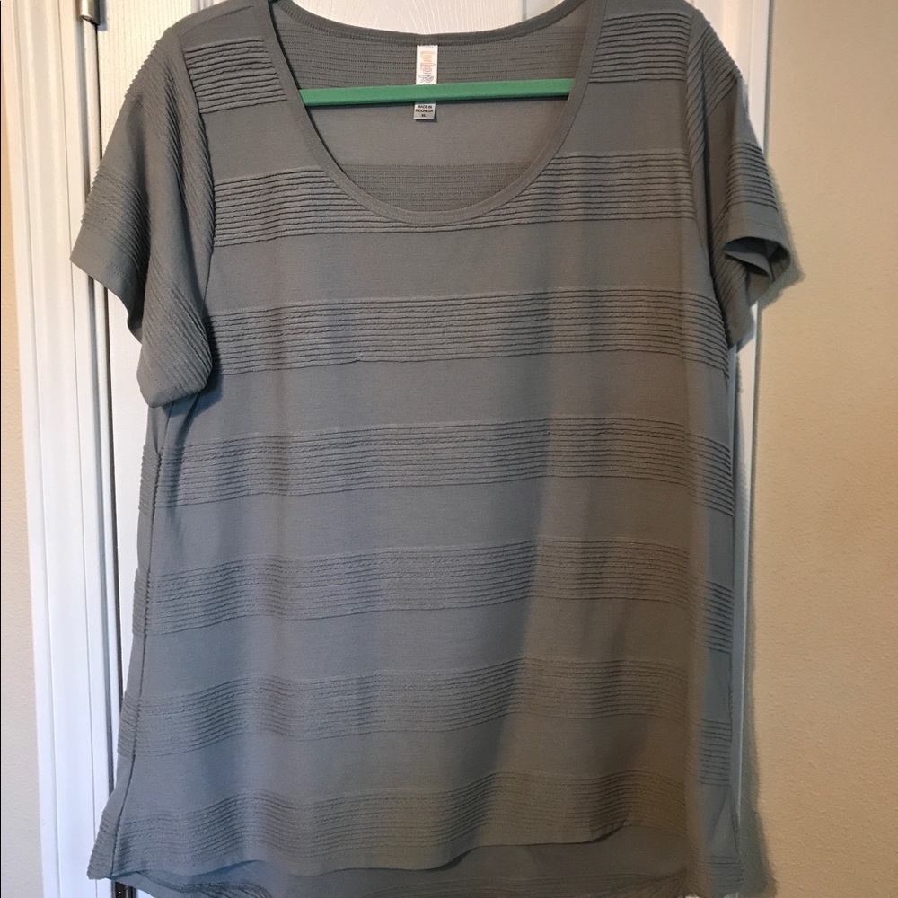 XL classic tee Lularoe