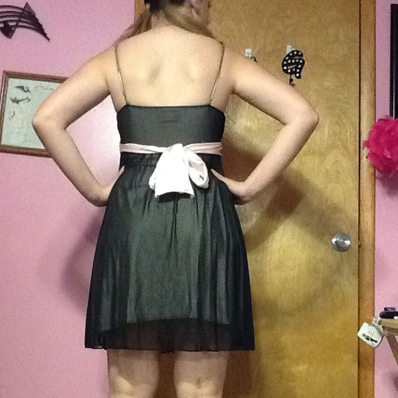 Dress - Picture 3 of 4