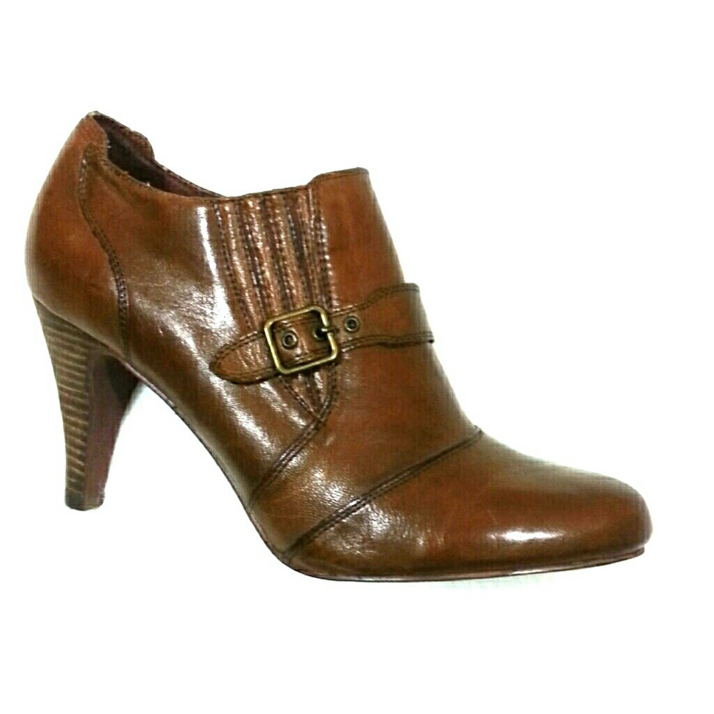 Audrey Brooke Ankle Bootie. NWOT