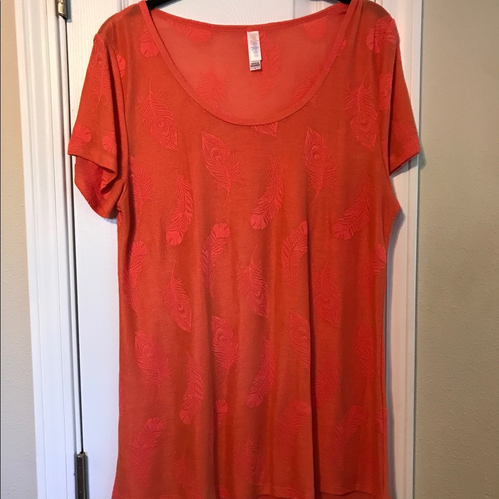 Large perfect tee