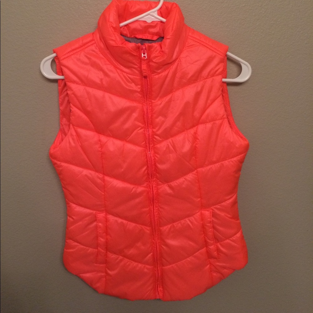 NWOT!! Coral/pink Aeropostale vest!