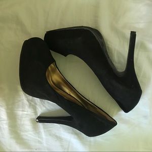 Mossimo black suede heels